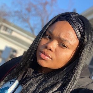 Meet your Posher, Niya